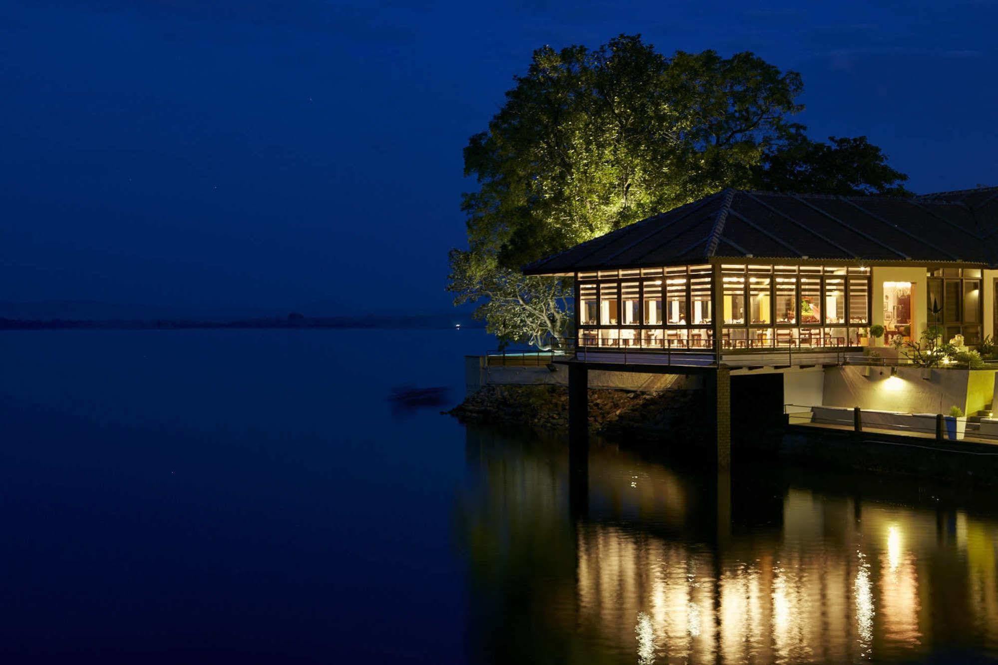 เอกโด เลค เฮาส์ โปลอนนารุวา Hotel โปลอนนารูวา ภายนอก รูปภาพ